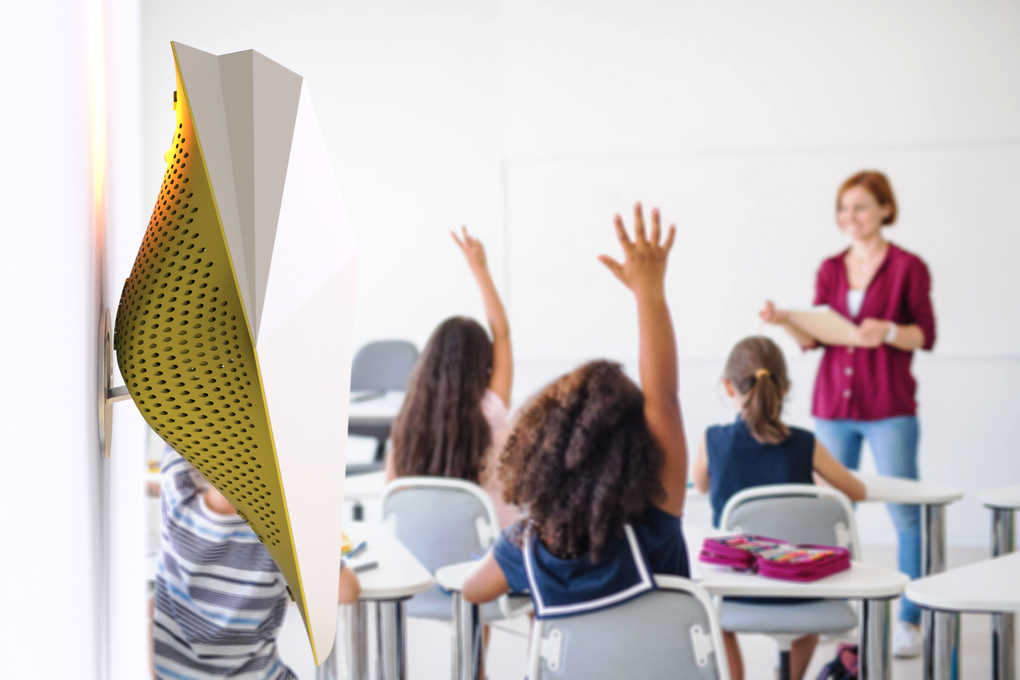 AirBird® ENTERPRISE used in a classroom. It is a facilty management solution to optimize indoor climate for efficient energy and infection free rooms. 